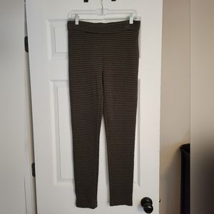 Tahari black and olive green houndstooth leggings size S